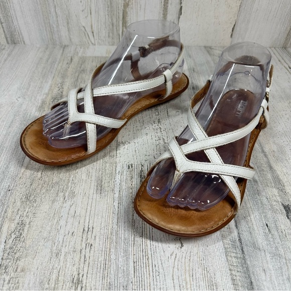 Born Women Mai in White Summer Flat Sandals #510 - Picture 9 of 11